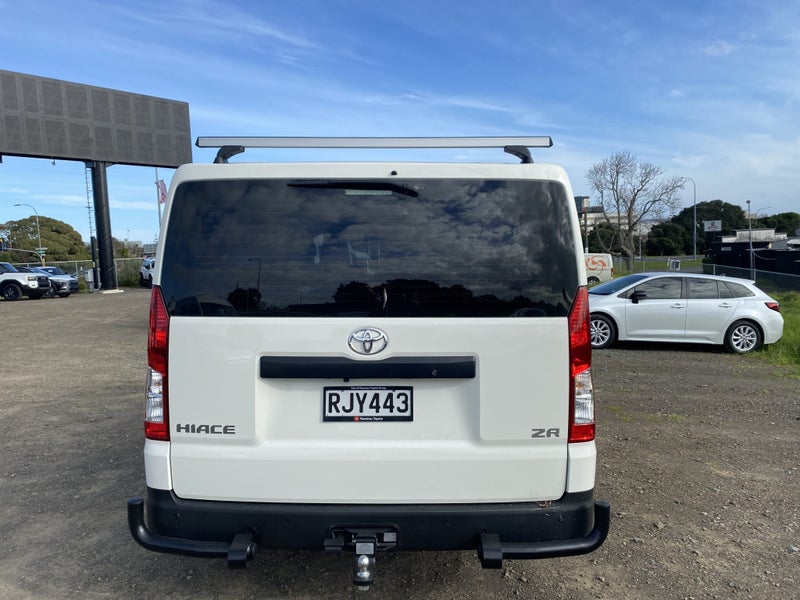 2025 Toyota Hiace ZR 2.8DT 6AT RWD HVN/5D/5S image 4