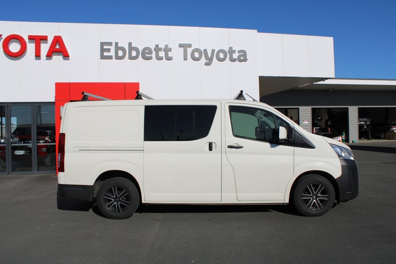 2025 Toyota Hiace ZR 2.8DT 6AT RWD HVN/5D/5S (H... image 4
