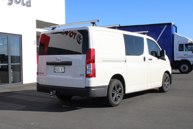 2025 Toyota Hiace ZR 2.8DT 6AT RWD HVN/5D/5S (H... image 5