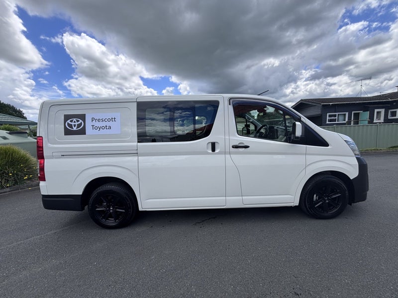 2025 Toyota Hiace ZR 2.8DT 6AT RWD HVN/5D/5S (H... image 2
