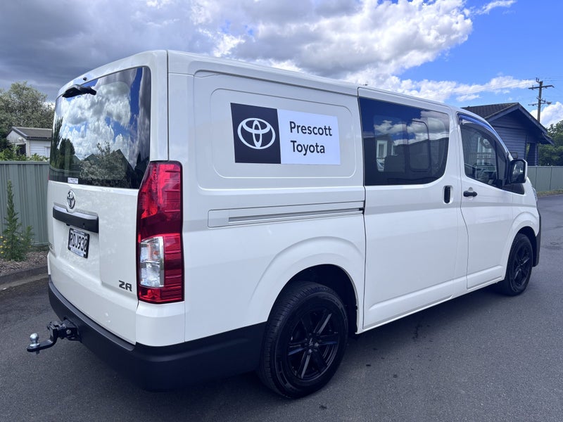 2025 Toyota Hiace ZR 2.8DT 6AT RWD HVN/5D/5S (H... image 4