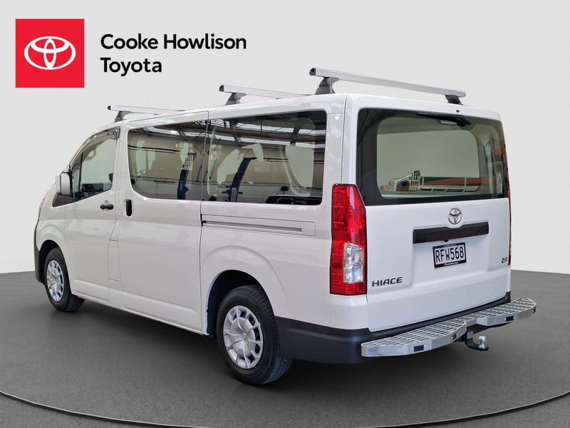 2025 Toyota Hiace ZR 2.8DT image 4