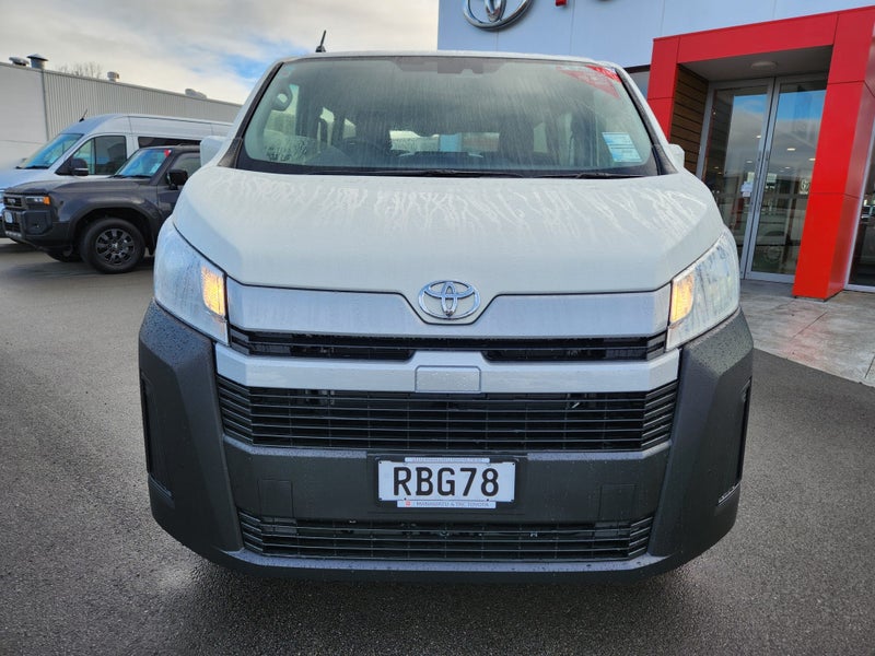 2025 Toyota Hiace ZR 2.8DT Automatic RWD Van image 2