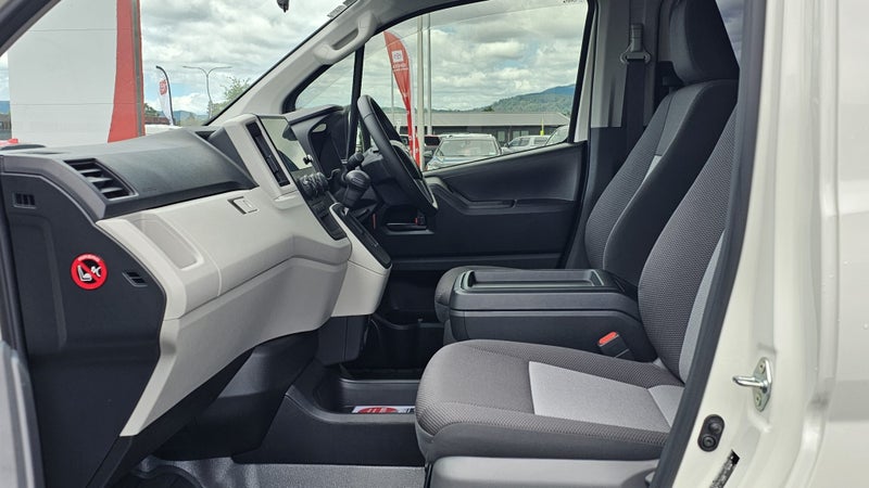 2025 Toyota Hiace ZR 2.8DT Barn Doors image 3