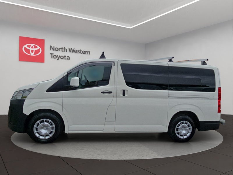 2025 Toyota Hiace ZR 2.8L Diesel Turbo 2WD Van image 4