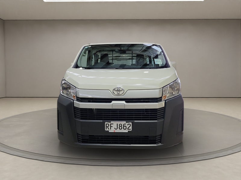 2025 Toyota Hiace ZR 2.8L Diesel Turbo RWD Van image 2
