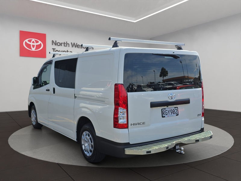 2025 Toyota Hiace ZR 2.8L Diesel Turbo Van image 5