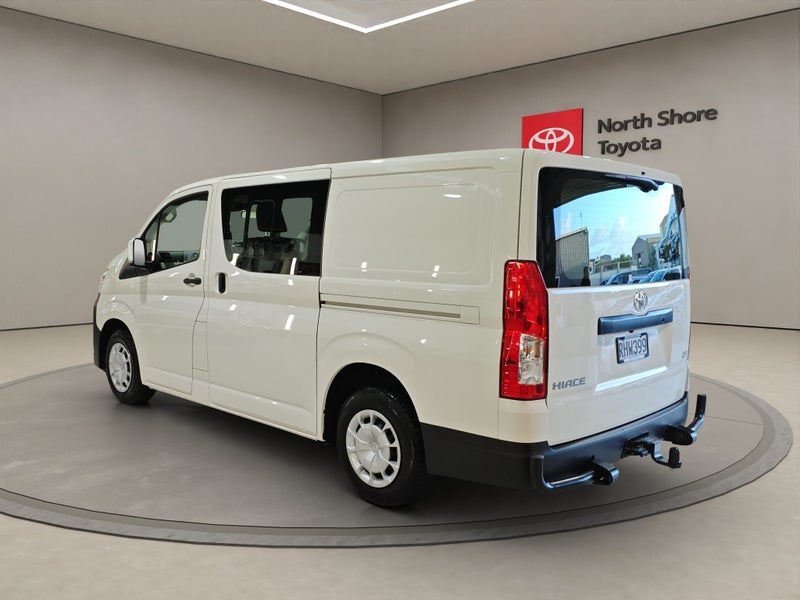 2025 Toyota Hiace ZR 2.8L Diesel Turbo Van image 5