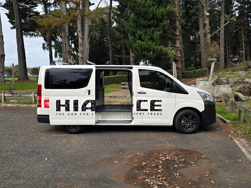 2025 Toyota Hiace ZR image 3
