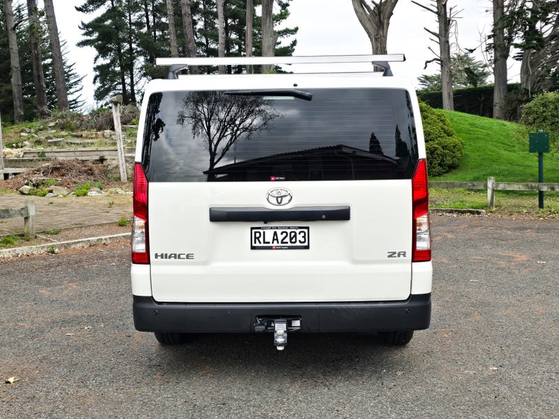 2025 Toyota Hiace ZR image 5