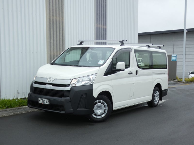 2025 Toyota Hiace ZR image 1