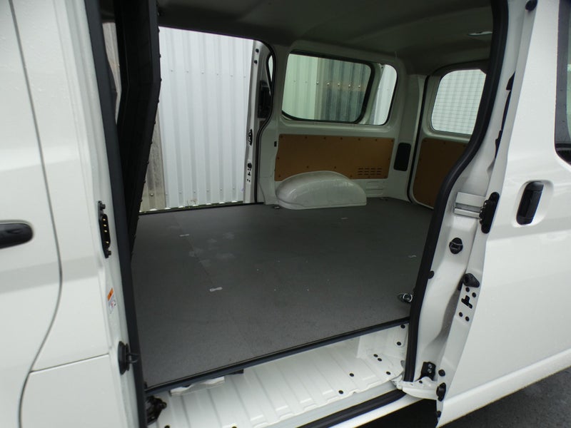 2025 Toyota Hiace ZR image 5