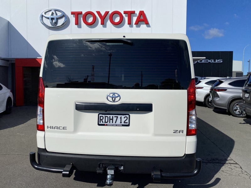 2025 Toyota Hiace ZR 5Door Auto Van image 4
