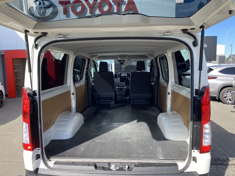 2025 Toyota Hiace ZR 5Door Auto Van image 5