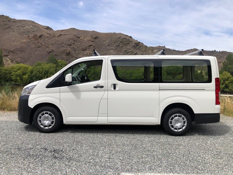 2025 Toyota Hiace ZR 6 Speed Manual Turbo Diesel image 4