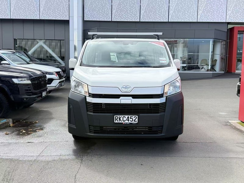 2025 Toyota Hiace Zr Gvn 2.8 Diesel Turbo 6 spe... image 2