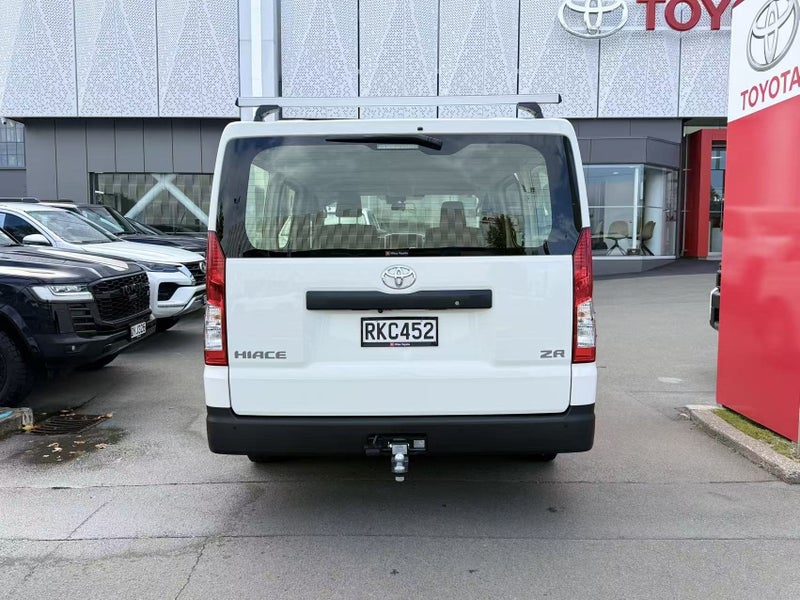 2025 Toyota Hiace Zr Gvn 2.8 Diesel Turbo 6 spe... image 5