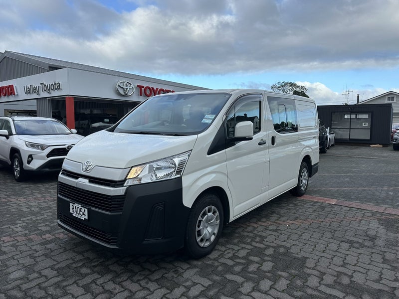 2025 Toyota Hiace Zr Hvn 2.8Dt/6At - image 3