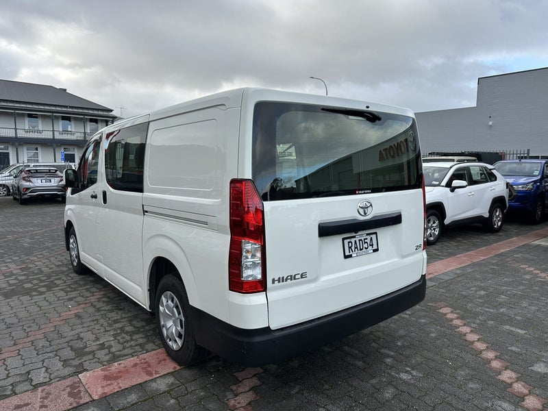 2025 Toyota Hiace Zr Hvn 2.8Dt/6At - image 5