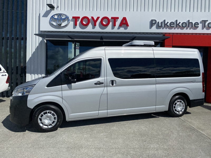 2025 Toyota Hiace ZX 2.8DT 6AT - 12 Seater Minibus image 2