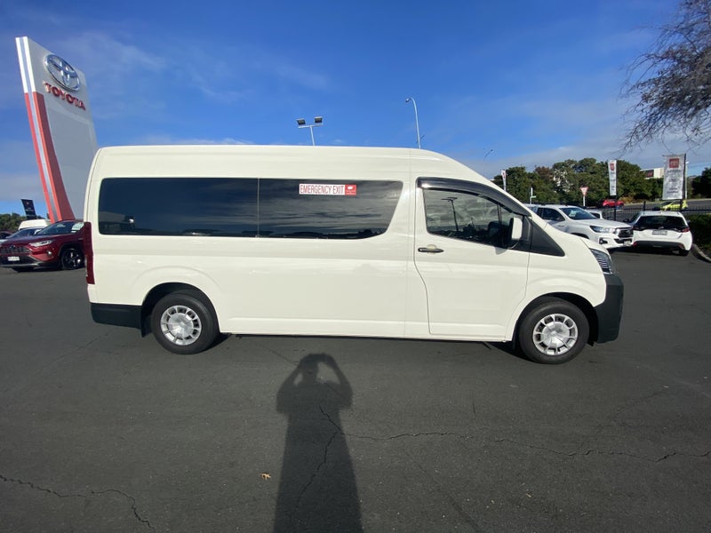 2025 Toyota Hiace ZX 2.8DT 6AT image 2