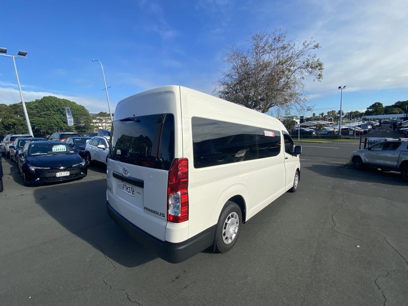 2025 Toyota Hiace ZX 2.8DT 6AT image 3