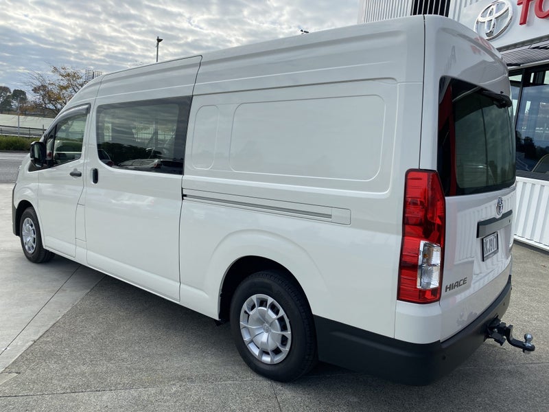 2025 Toyota Hiace ZX 2.8DT 6AT image 3