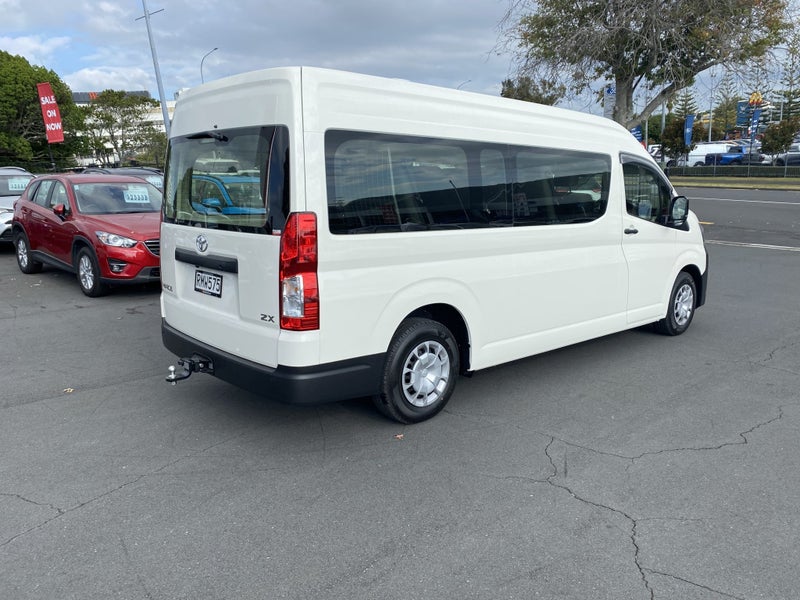 2025 Toyota Hiace ZX 2.8DT 6AT RWD GVN/4D/2S image 4