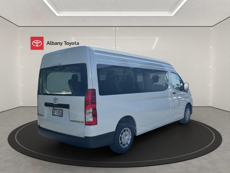 2025 Toyota Hiace ZX 2.8DT 6AT RWD MB/4D/10S (H... image 3