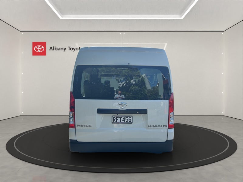 2025 Toyota Hiace ZX 2.8DT 6AT RWD MB/4D/10S (H... image 4