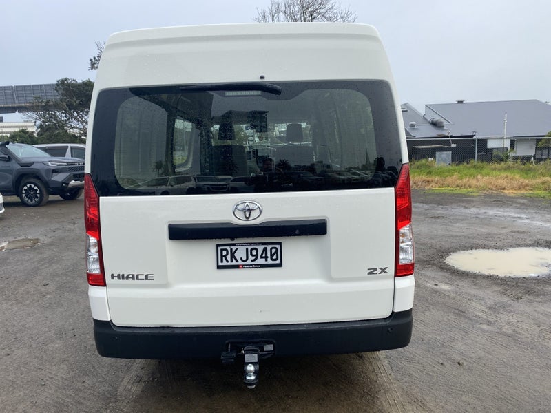 2025 Toyota Hiace ZX 2.8DT 6AT RWD PVN/5D/2S image 4