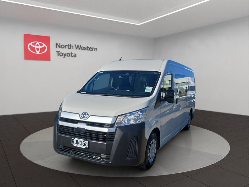 2025 Toyota Hiace ZX 2.8DT 6AT RWD PVN/6D/2S image 3