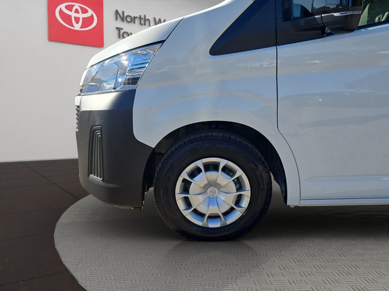 2025 Toyota Hiace ZX 2.8DT 6AT RWD PVN/6D/2S image 5