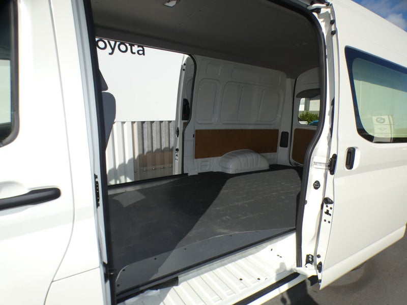 2025 Toyota Hiace ZX 2.8DT 6AT RWD PVN/6D/2S (J... image 2