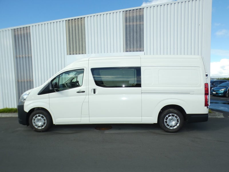 2025 Toyota Hiace ZX 2.8DT 6AT RWD PVN/6D/2S (J... image 4