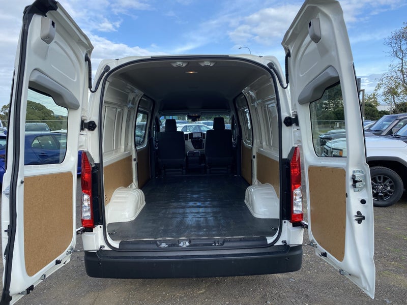 2025 Toyota Hiace ZX 2.8DT 6AT RWD PVN/6D/2S (J... image 5