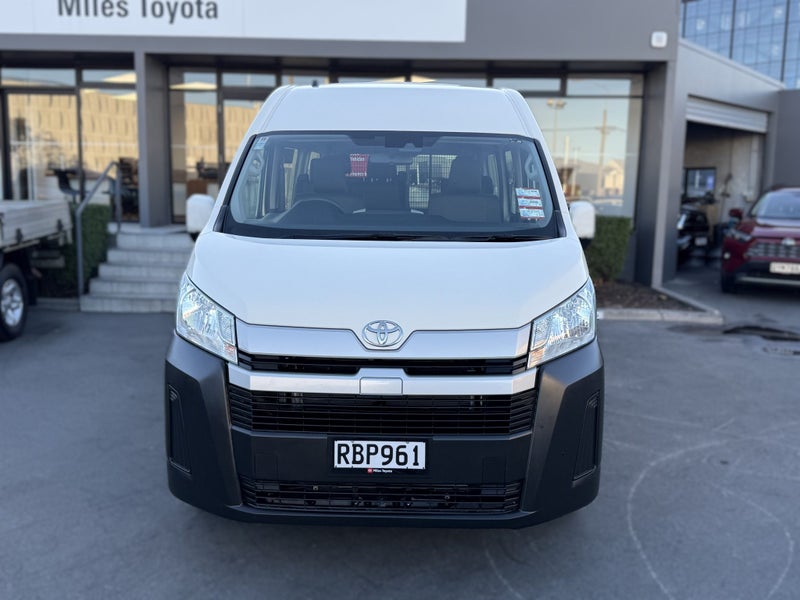 2025 Toyota Hiace ZX 2.8DT Auto 10 Seater Minibus image 2