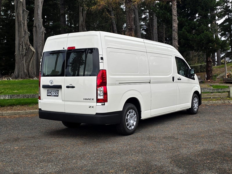2025 Toyota Hiace ZX image 3