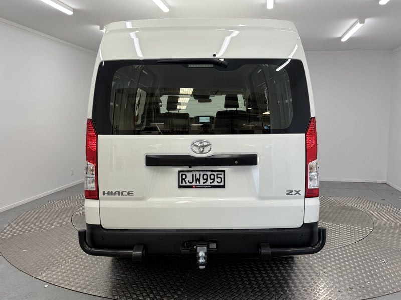 2025 Toyota Hiace Zx Pvn 2.8D image 4