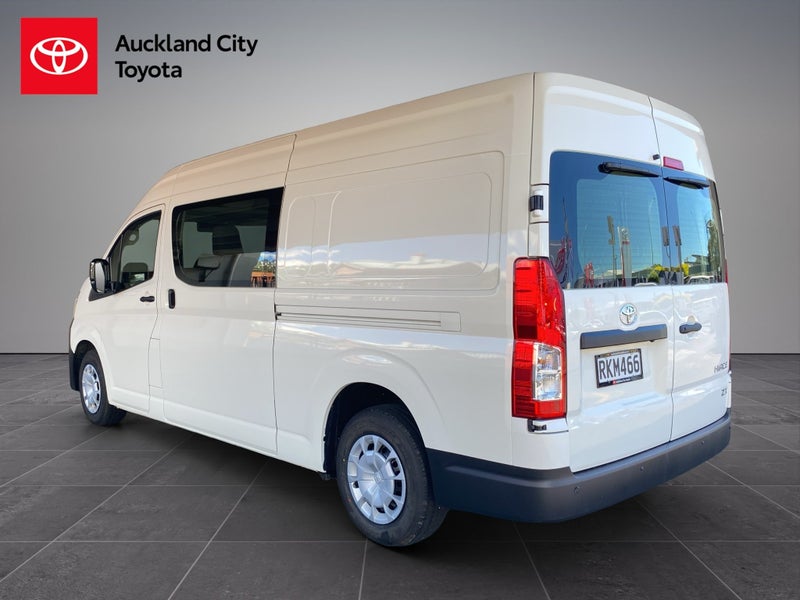 2025 Toyota Hiace ZX PVN Barn Door 2.8 Ltr Dies... image 5