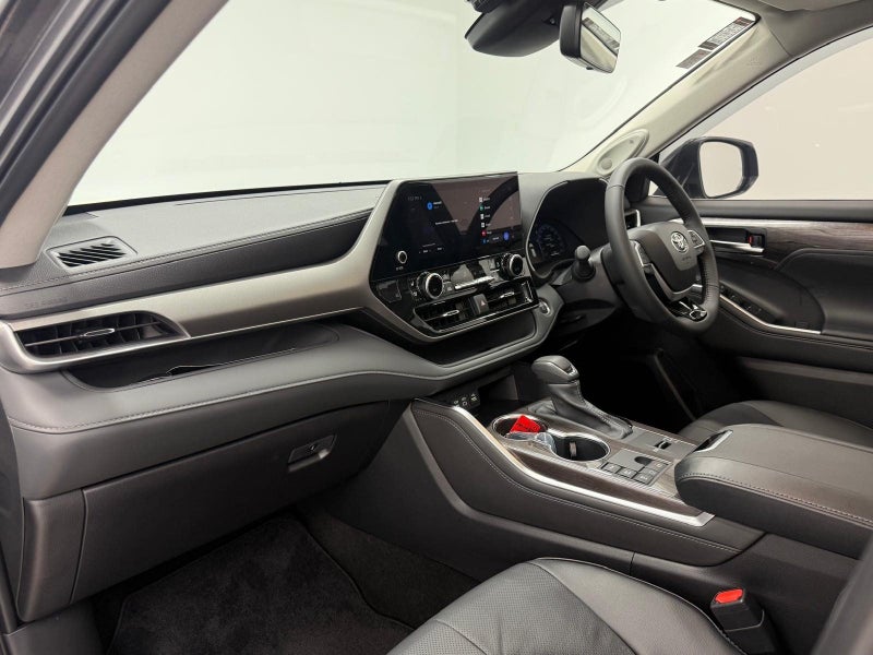2025 Toyota Highlander 2025 Highlander Limited... image 4