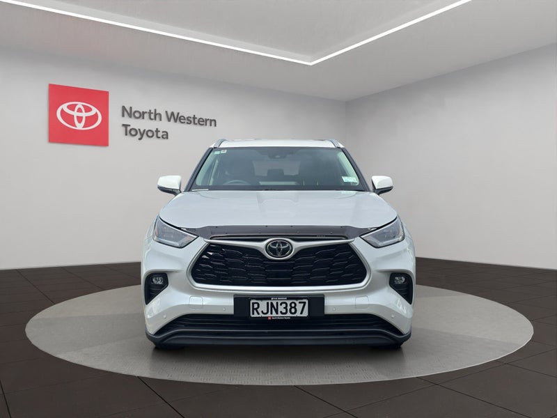 2025 Toyota Highlander Limited 2.5L Hybrid AWD SUV image 2