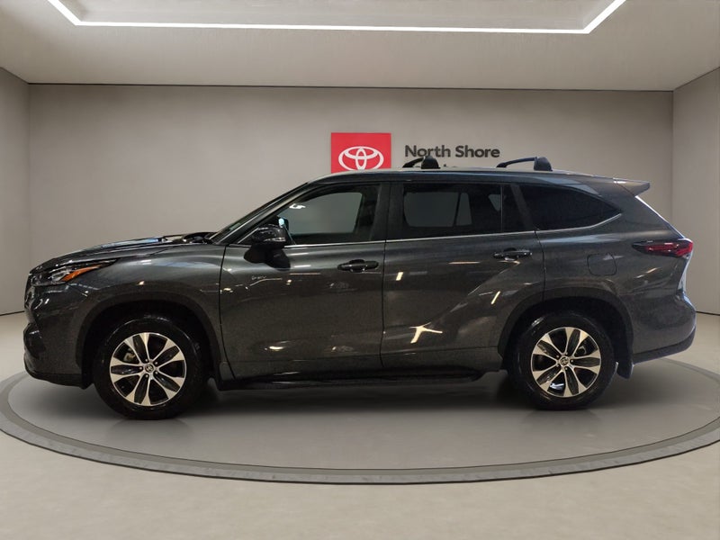 2025 Toyota Highlander Limited 2.5L Hybrid AWD SUV image 4