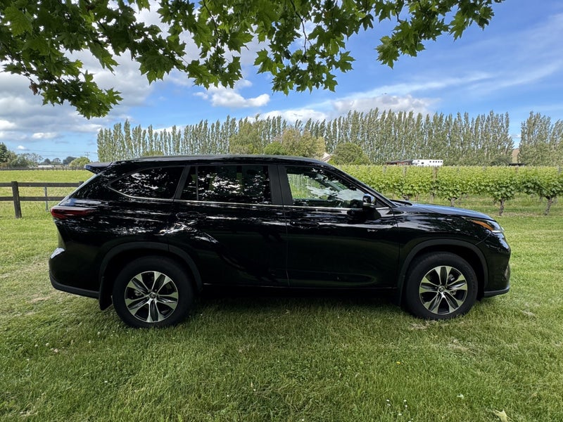 2025 Toyota Highlander Limited 2.5P Hybrid 7 seats image 3