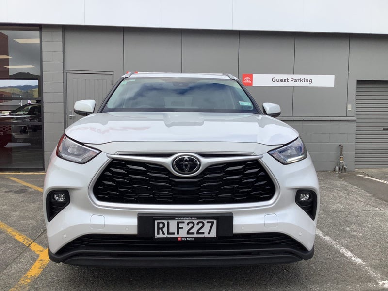 2025 Toyota Highlander Limited 2.5P Hybrid AWD SUV image 2