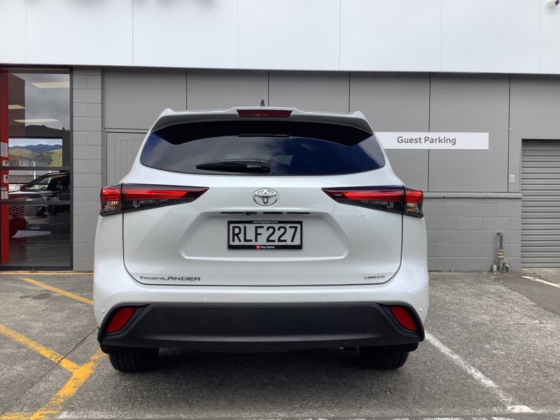 2025 Toyota Highlander Limited 2.5P Hybrid AWD SUV image 3