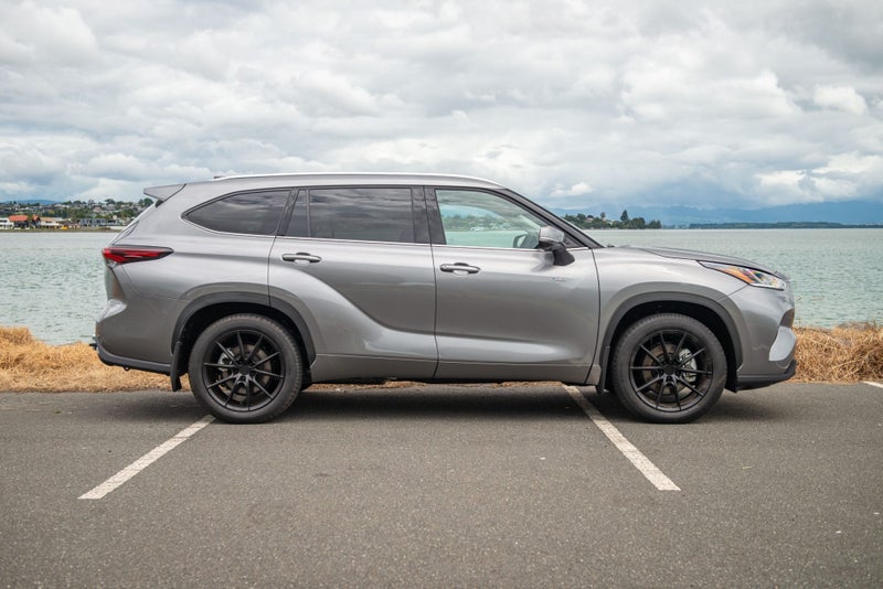 2025 Toyota Highlander Limited ZR image 3