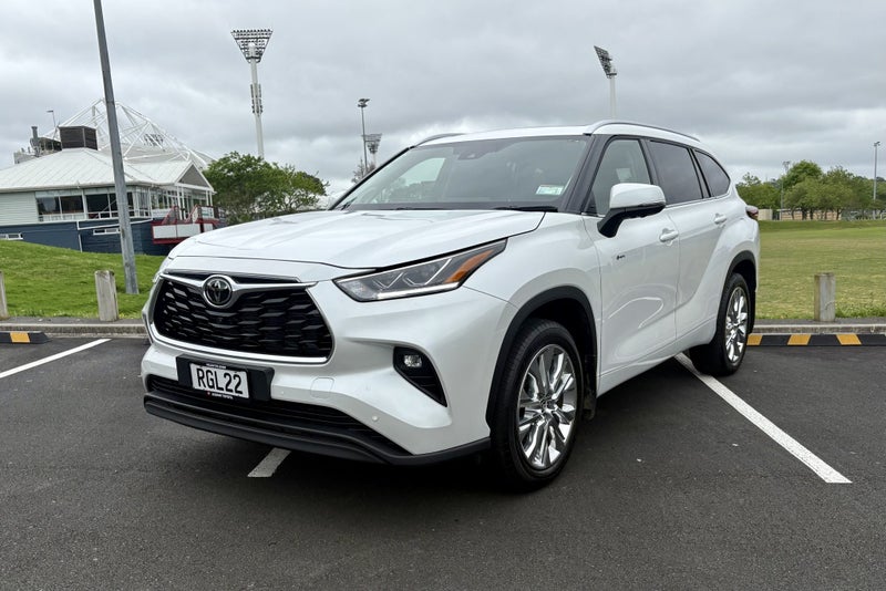 2025 Toyota Highlander Limited ZR 2.5L Petrol H... image 3