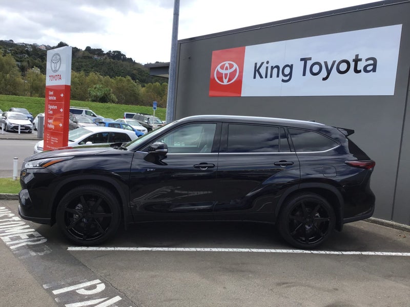 2025 Toyota Highlander Limited ZR 2.5P HEV image 2