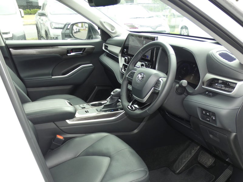 2025 Toyota Highlander Limited ZR 2.5P HEV AWD image 2